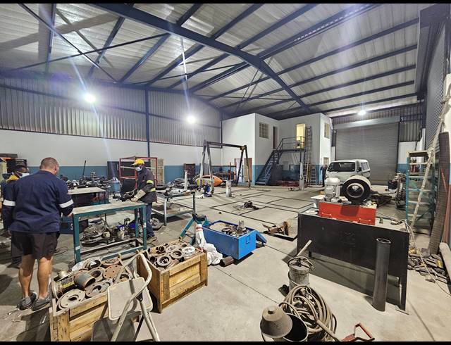 354M² FACTORY TO LET IN ANDERBOLT